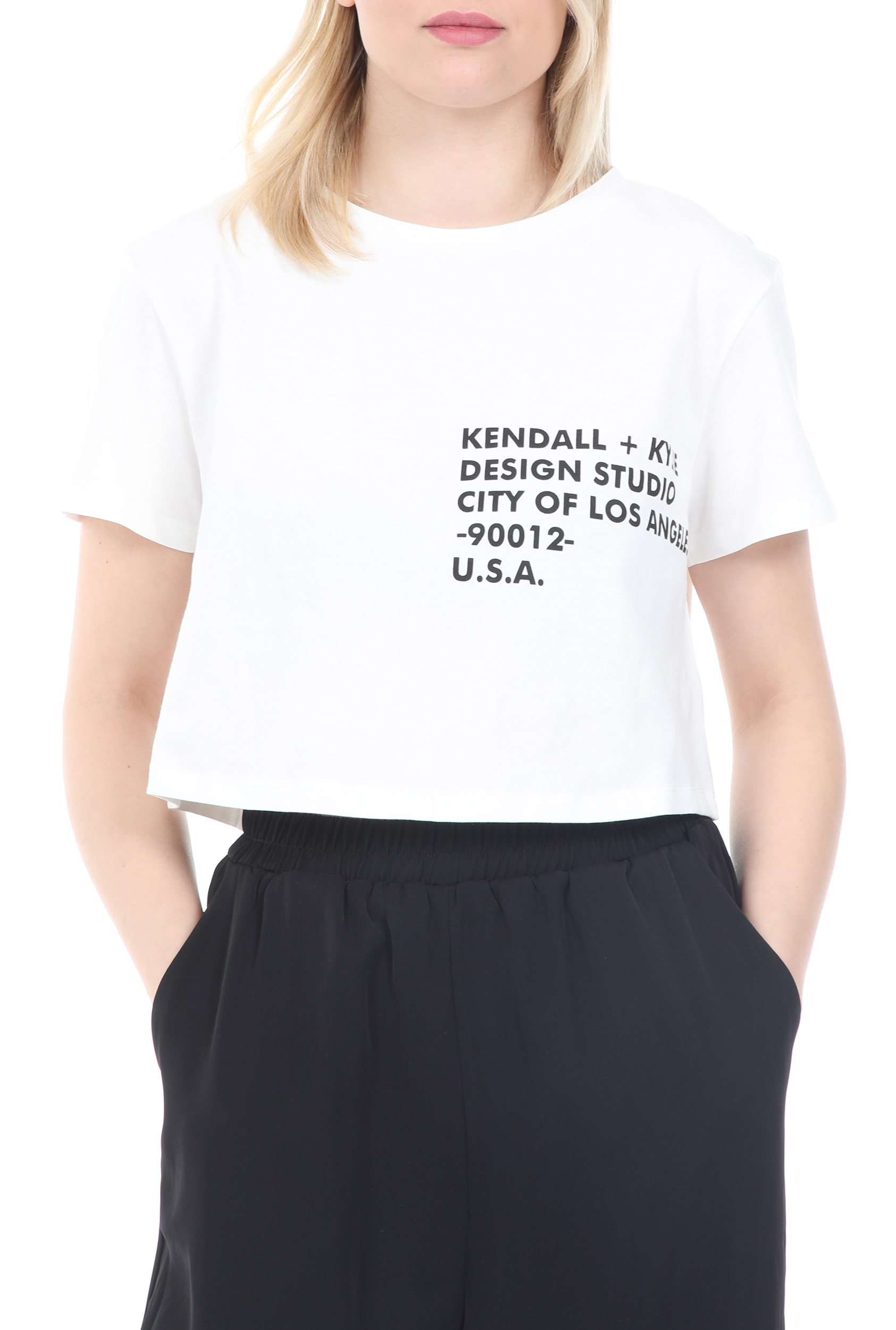 KENDALL + KYLIE – Γυναικείο t-shirt KENDALL + KYLIE CROPPED LOGO λευκό 1811193.0-0091