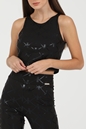 KENDALL + KYLIE-Γυναικείο cropped top KENDALL + KYLIE W ACTIVE LOGO ALLOVER TOP μαύρο
