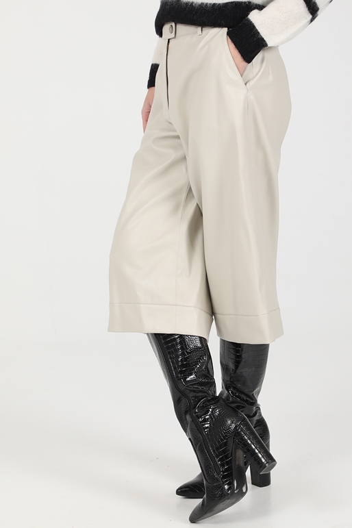 TRUSSARDI-Γυναικείο παντελόνι βερμούδα TRUSSARDI SOFT FAKE LEATHER λευκό